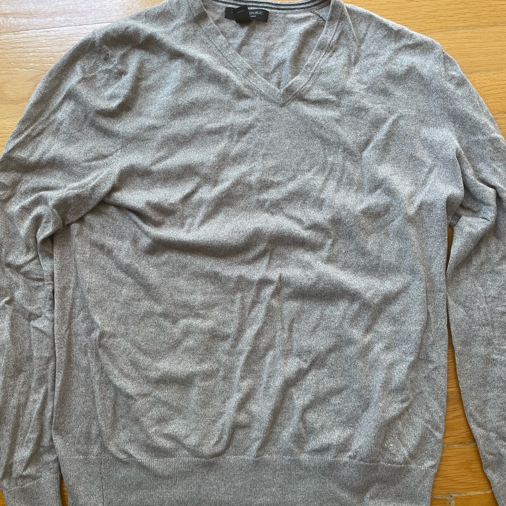 Banana Republic Heather Gray V-Neck Sweater